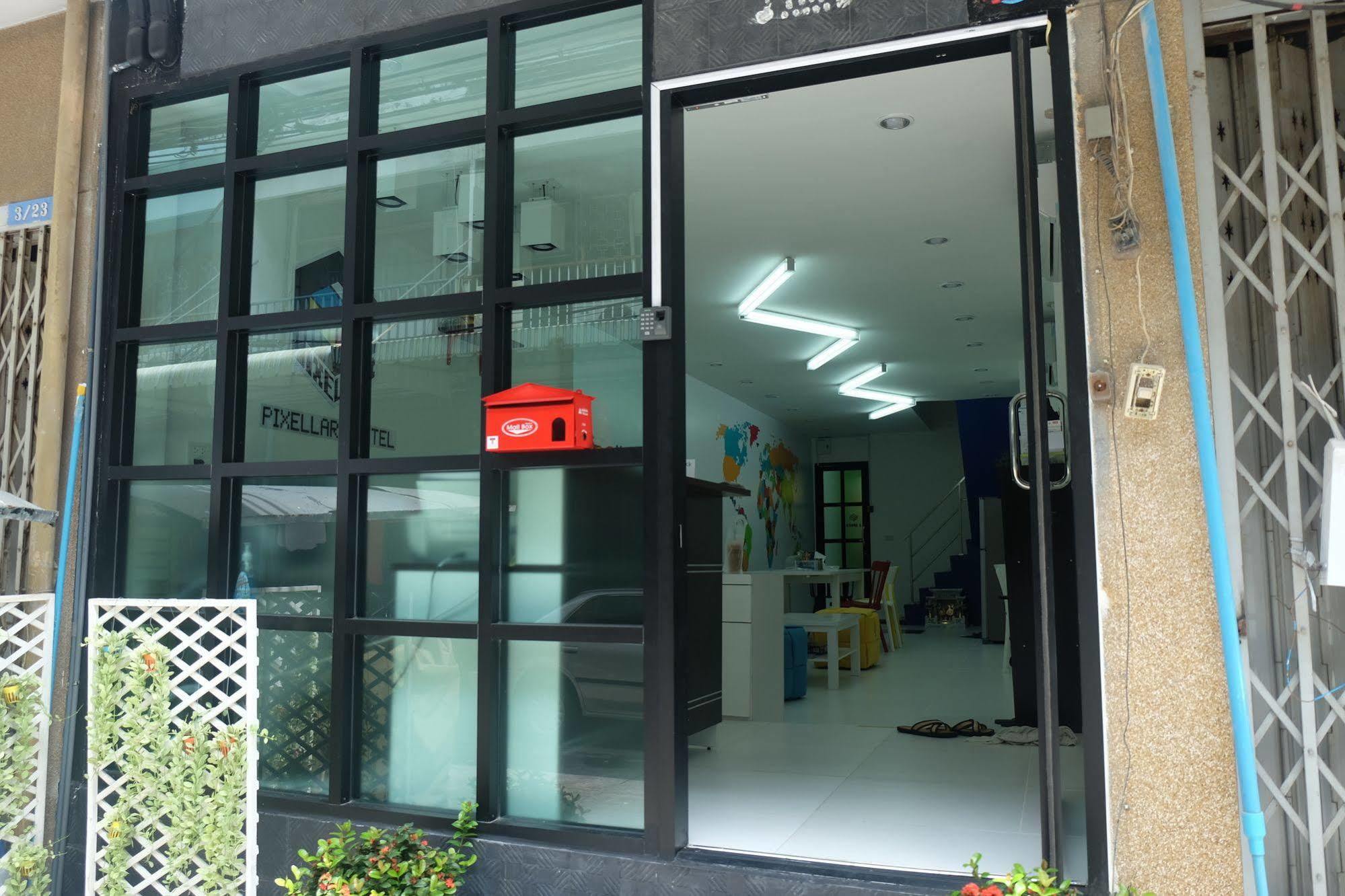 Pixellar Hostel Bangkok Dış mekan fotoğraf