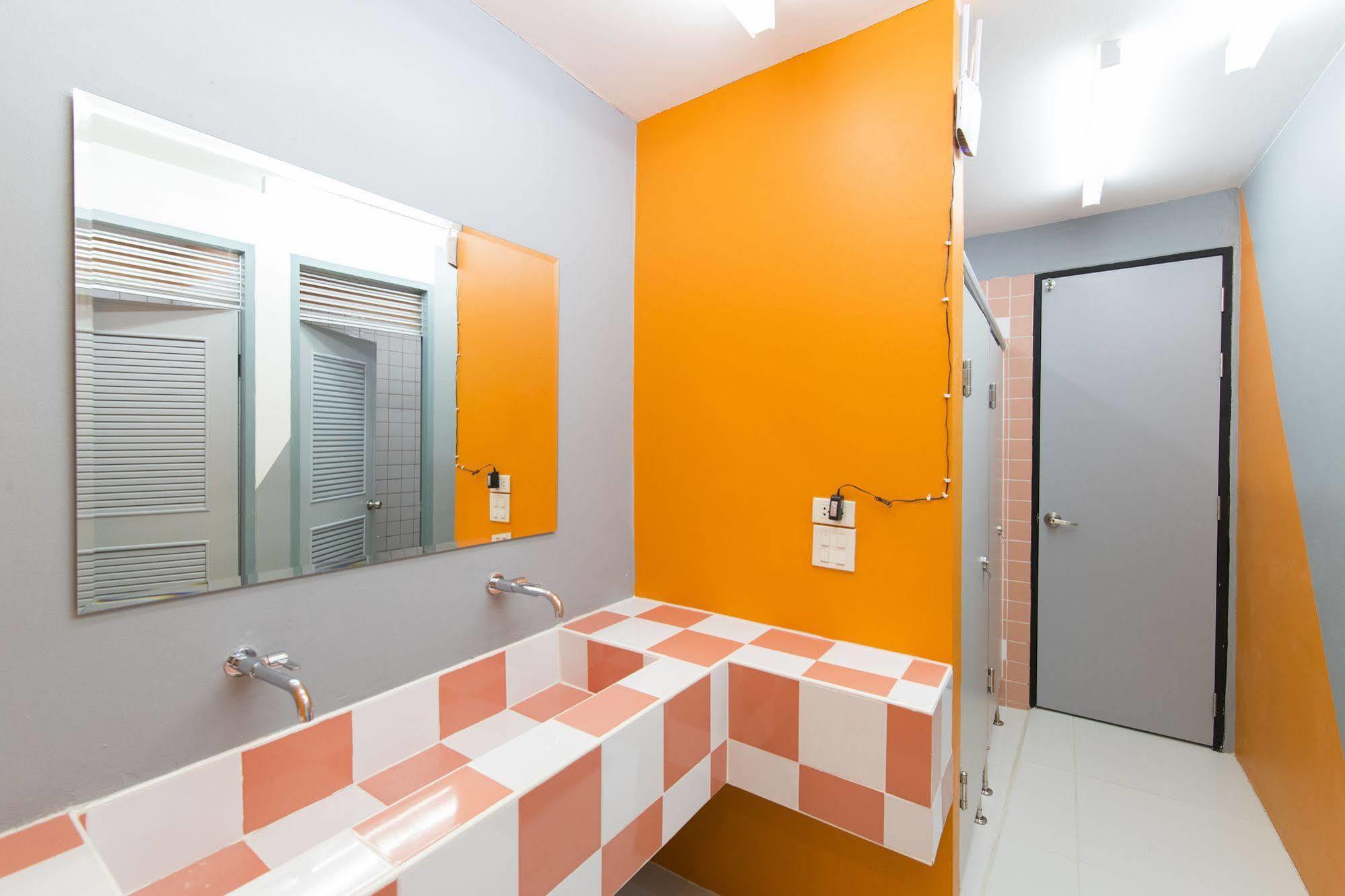 Pixellar Hostel Bangkok Dış mekan fotoğraf