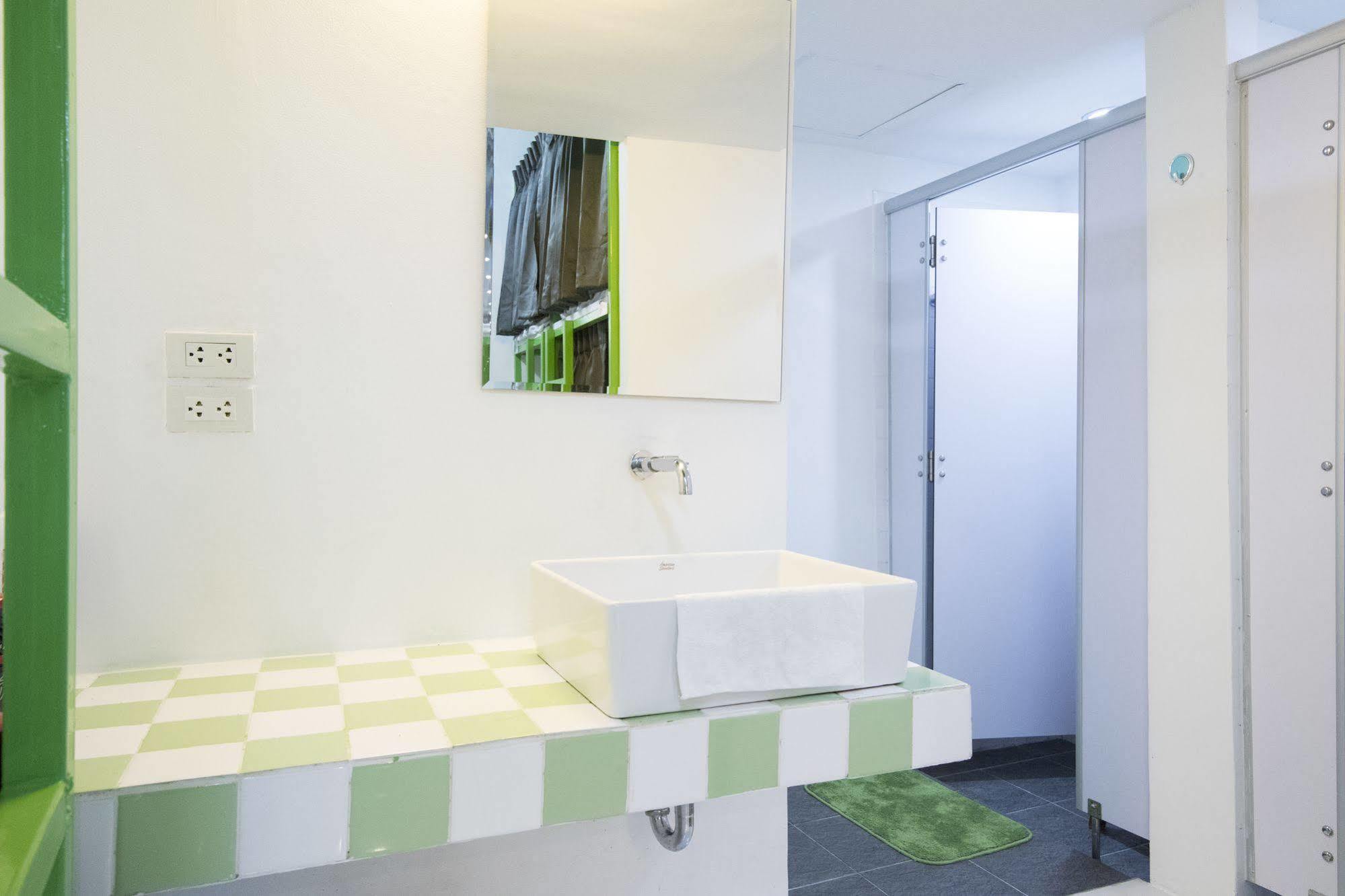 Pixellar Hostel Bangkok Dış mekan fotoğraf