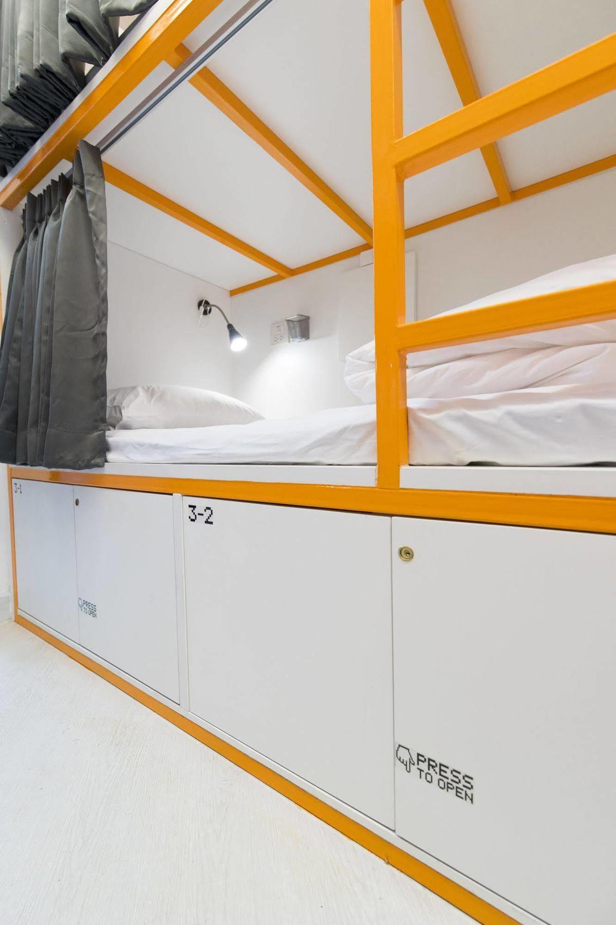 Pixellar Hostel Bangkok Dış mekan fotoğraf