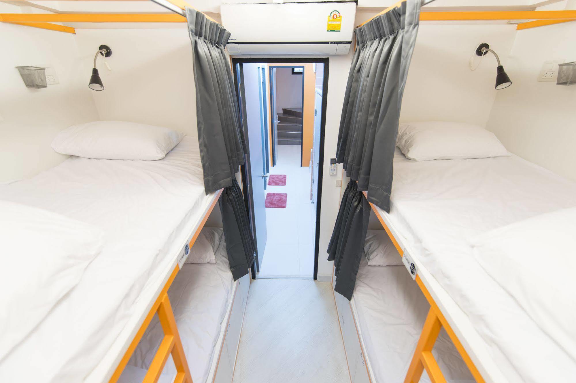Pixellar Hostel Bangkok Dış mekan fotoğraf