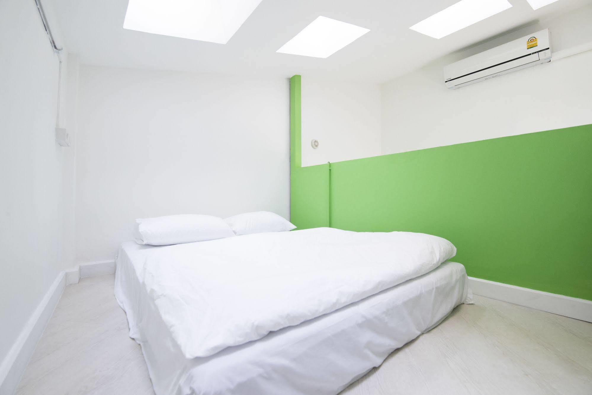 Pixellar Hostel Bangkok Dış mekan fotoğraf